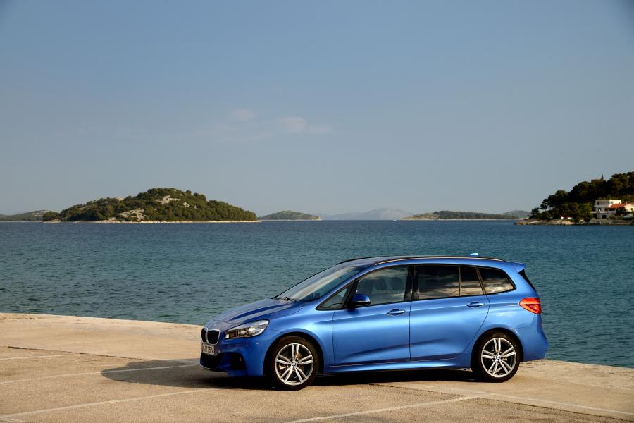  BMW 220i Gran Tourer M Sport Package 2015 года  (фото 7 из 32)